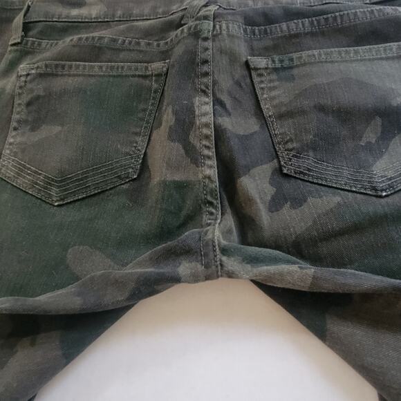 Elizabeth and James Textile camo print skinny jeans size 26 - Picture 6 of 8
